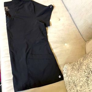 Women Barco One Uniform XL Scrub top/Lg bottom black